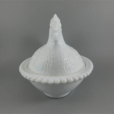 191 7" Milk Glass Hen on Nest