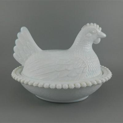 191 7" Milk Glass Hen on Nest