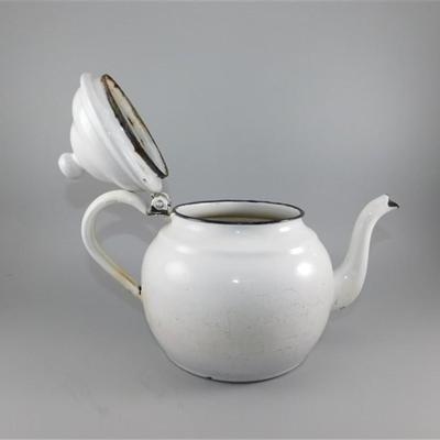 192 7" Vintage Enamelware Teapot