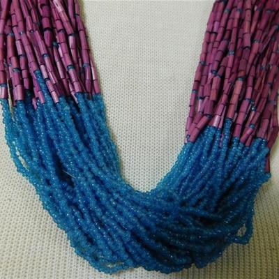 193a Vintage Matt Beaded Swing Necklace