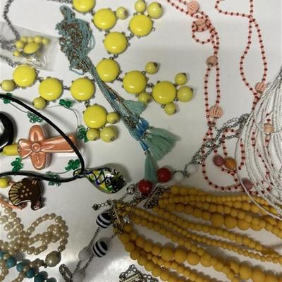 194 Large Lot Fashion Jewelry Bulk Lot ~ Mix