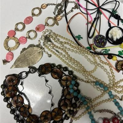 194 Large Lot Fashion Jewelry Bulk Lot ~ Mix