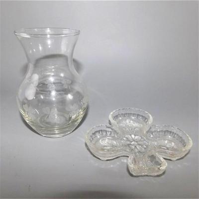 204 Lot of 2 Clover Items 4 3/8 Clover Vase / Small 4" Trinket Tray