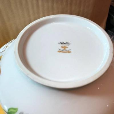 Aladdin Gardena Occupied Japan Covered Vegetable Bowl in VG Condition Preowned. (10-3/4" from handle edge to handle edge)