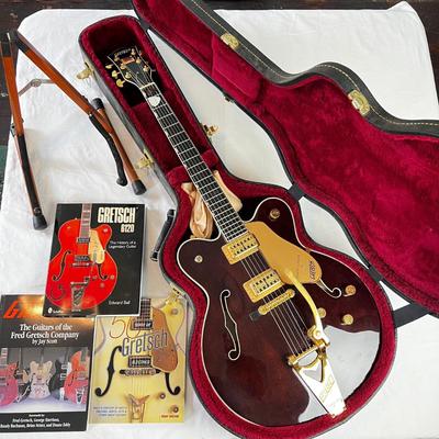 U843 Gretsch Model 6122 Country Classic II Walnut Electric Guitar 1996 w/ Leather Case
