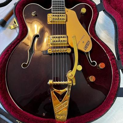 U843 Gretsch Model 6122 Country Classic II Walnut Electric Guitar 1996 w/ Leather Case