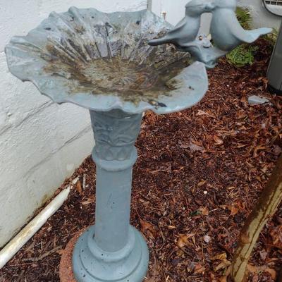 Metal Bird Bath on Pedestal Double Bird Accent