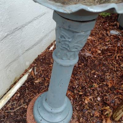 Metal Bird Bath on Pedestal Double Bird Accent