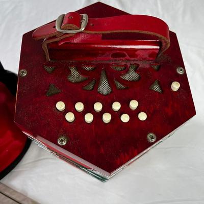 U854 E.M. Winston La Concertina by Stagi Italy
