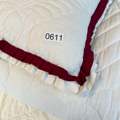 Vintage Full Size Quilt & Decorative Pillow