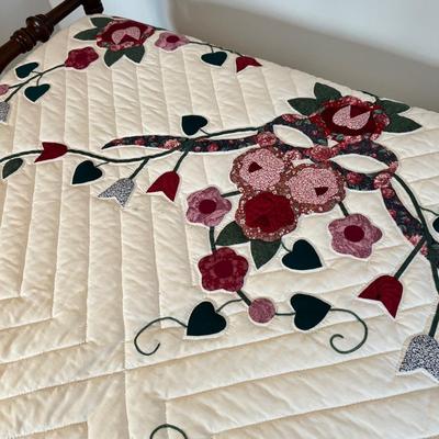 Vintage Full Size Quilt & Decorative Pillow