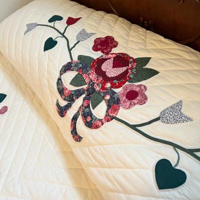 Vintage Full Size Quilt & Decorative Pillow