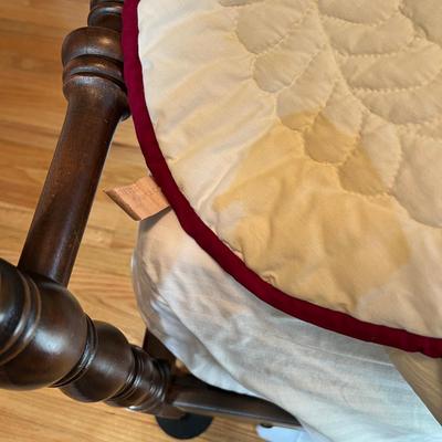 Vintage Full Size Quilt & Decorative Pillow