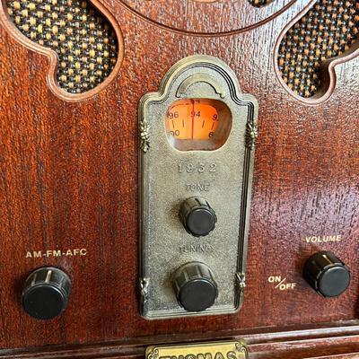 Thomas Collectors Edition Vintage Reproduction Radio