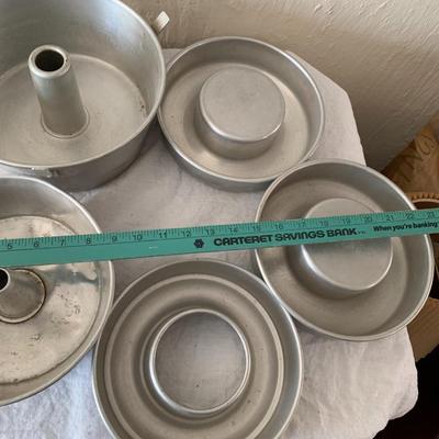 Wearever aluminum baking molds