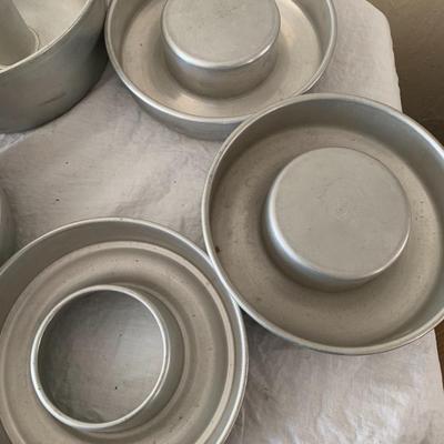 Wearever aluminum baking molds