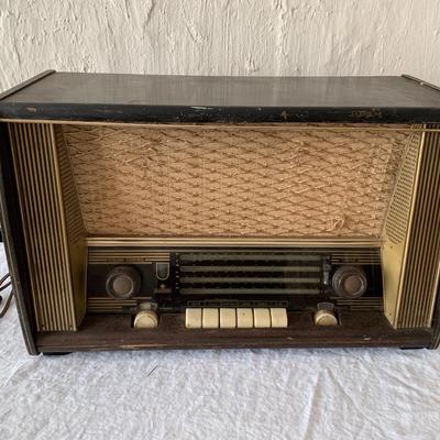Vintage Kaiser radio