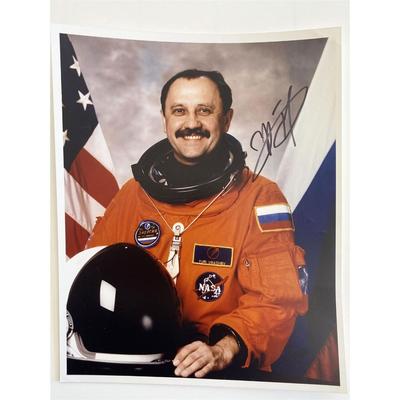 Cosmonaut Yury Usachev signed photo