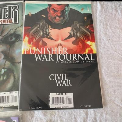 Punisher, War Journal 2 collection Lot of 5 in sleeves
