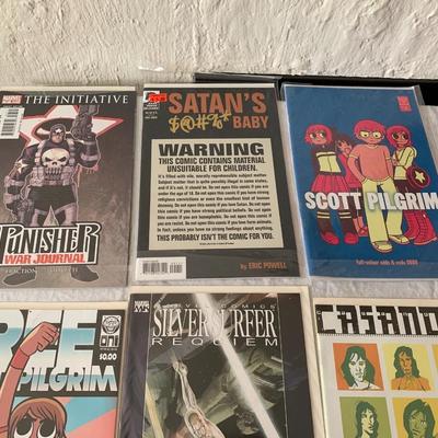 Casanova, The initiative, Silver Surfer, Free Scott Pilgrim, Satan's Baby, Lot of 9 comics in sleeves