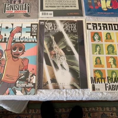 Casanova, The initiative, Silver Surfer, Free Scott Pilgrim, Satan's Baby, Lot of 9 comics in sleeves