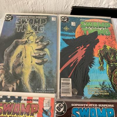 5 Swamp Thing comic books Lot in sleeves