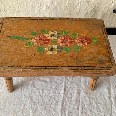 Sweet vintage wood step stool with painted flowes