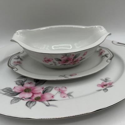 HARMONY HOUSE Fine China, Dog Wood (62 total)