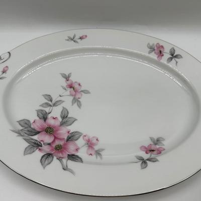 HARMONY HOUSE Fine China, Dog Wood (62 total)