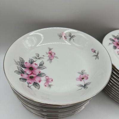 HARMONY HOUSE Fine China, Dog Wood (62 total)