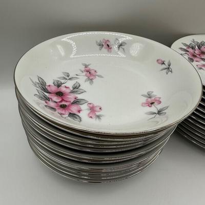 HARMONY HOUSE Fine China, Dog Wood (62 total)