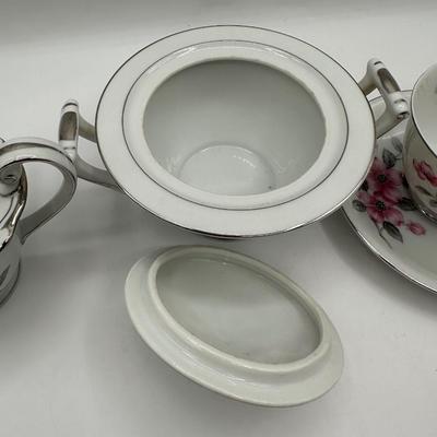 HARMONY HOUSE Fine China, Dog Wood (62 total)