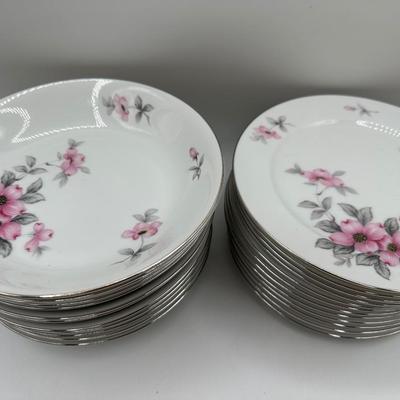 HARMONY HOUSE Fine China, Dog Wood (62 total)