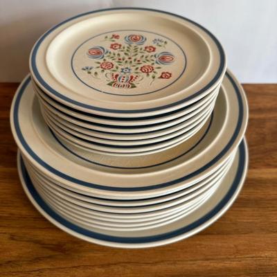 Sun Fashion Stoneware Dish Set