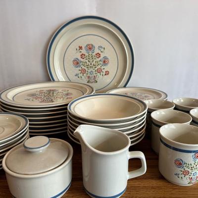 Sun Fashion Stoneware Dish Set