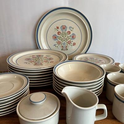 Sun Fashion Stoneware Dish Set