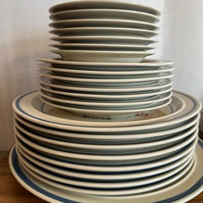 Sun Fashion Stoneware Dish Set