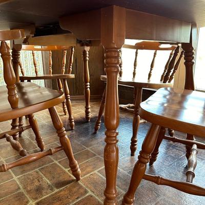 Table W/ Leaf & (6) Chairs