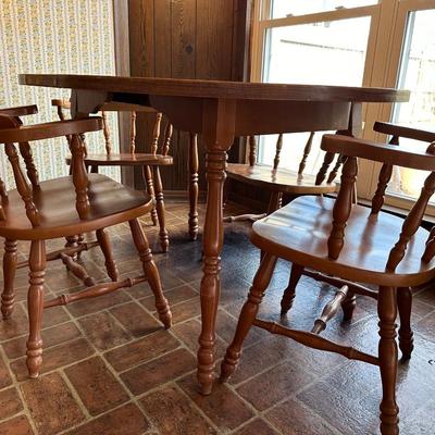 Table W/ Leaf & (6) Chairs
