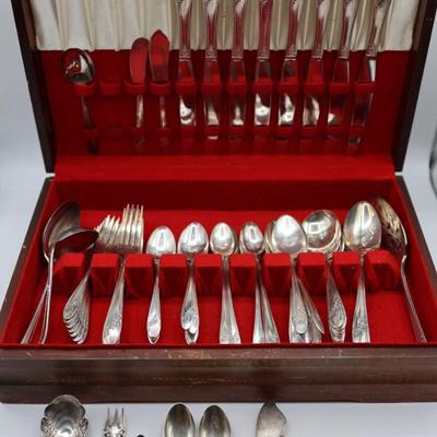 Oneida Community Tudor Plate & Few Sterling Pieces