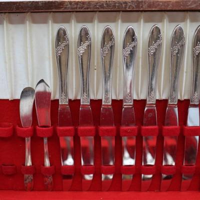 Oneida Community Tudor Plate & Few Sterling Pieces