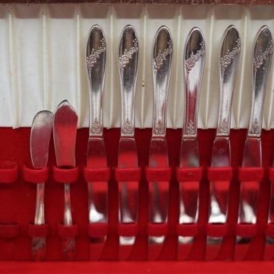 Oneida Community Tudor Plate & Few Sterling Pieces