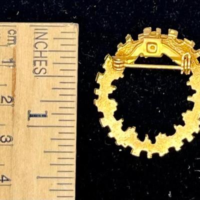 Brooch Pin round gold tone circle 3D unknown maker