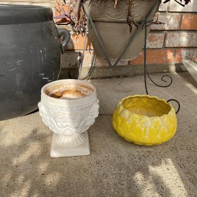 Plant Pot/Stand Lot