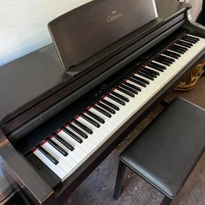 U855 Yamaha Clavinova CLP-155 Stereo Piano