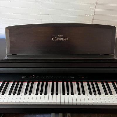 U855 Yamaha Clavinova CLP-155 Stereo Piano