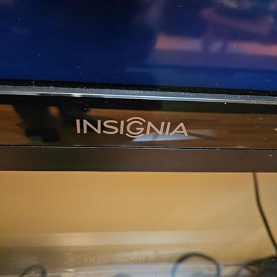 Insignia 42" LED TV (LR-DW)