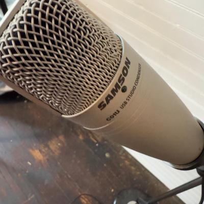 U856 Samson Microphone with stand