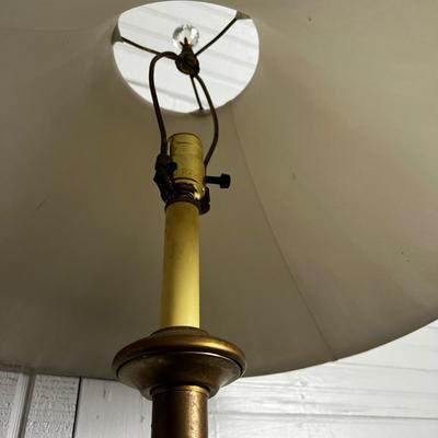 U859 Gold Metal Lion Paws Floor Lamp