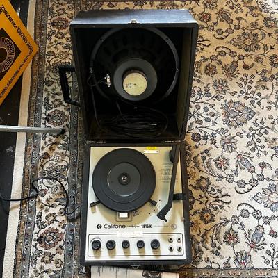 U865 Vintage Califone 1815-K Portable Record Player